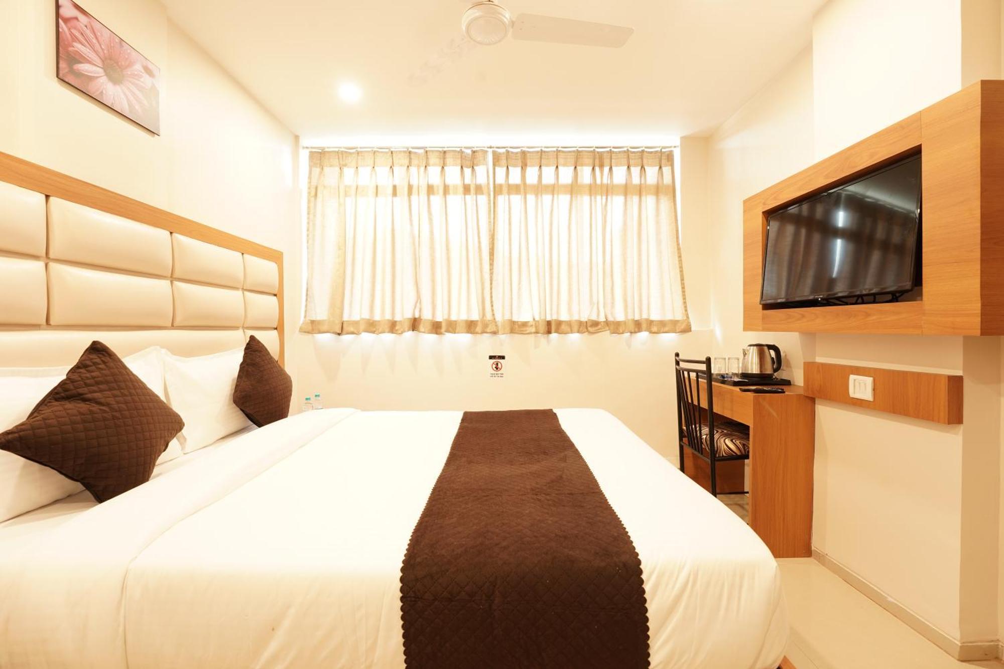 Metropolis Business Hotel パナジ エクステリア 写真