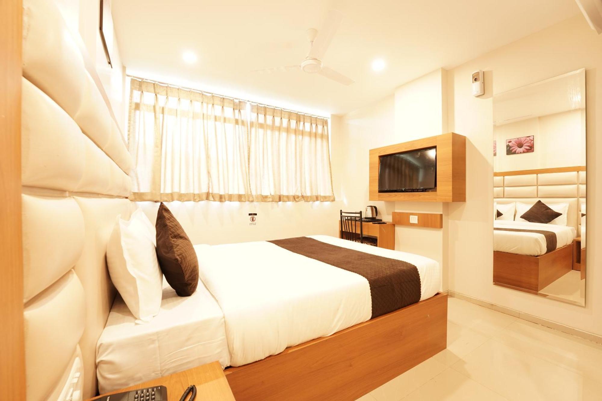 Metropolis Business Hotel パナジ エクステリア 写真