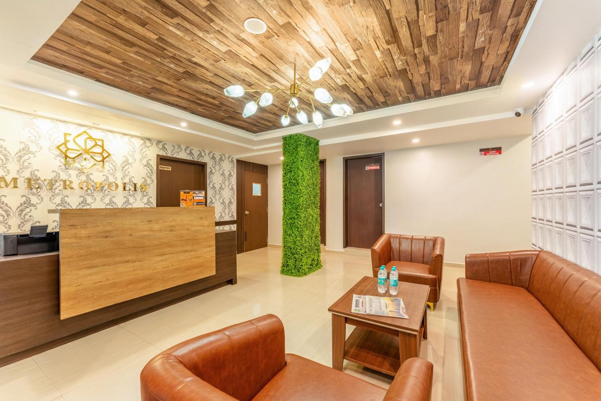 Metropolis Business Hotel パナジ エクステリア 写真