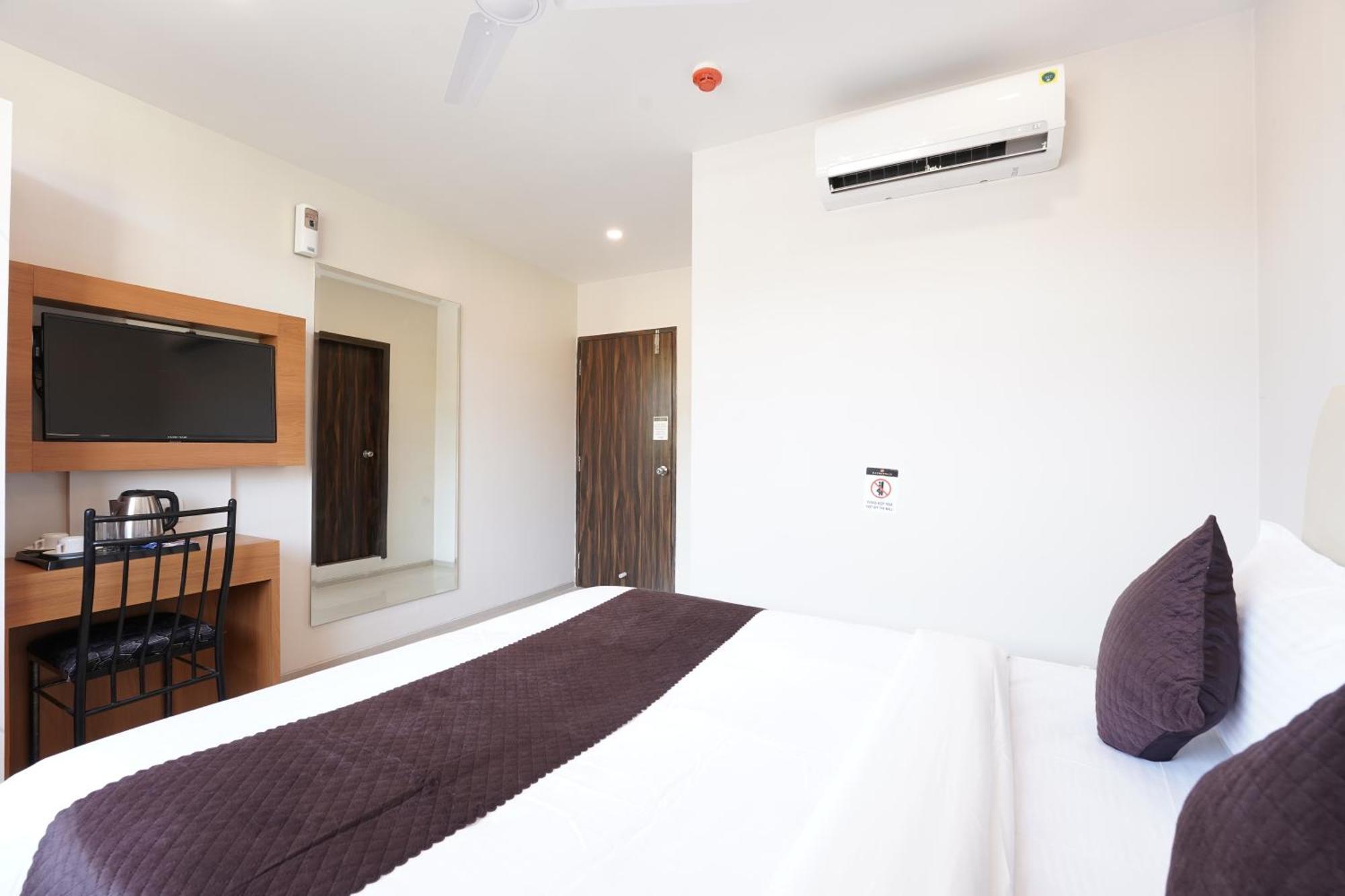 Metropolis Business Hotel パナジ エクステリア 写真