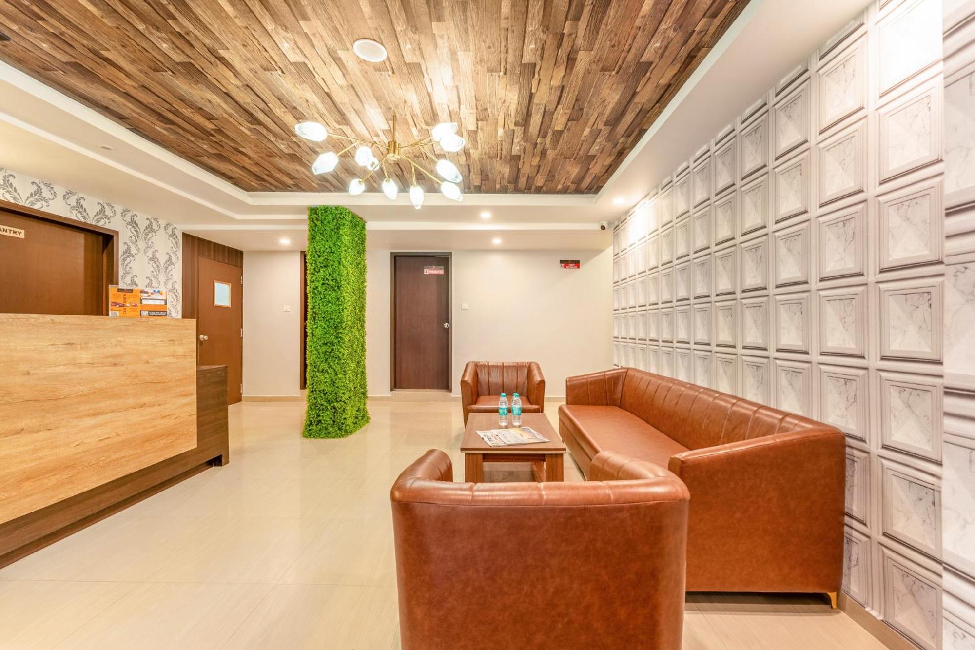 Metropolis Business Hotel パナジ エクステリア 写真