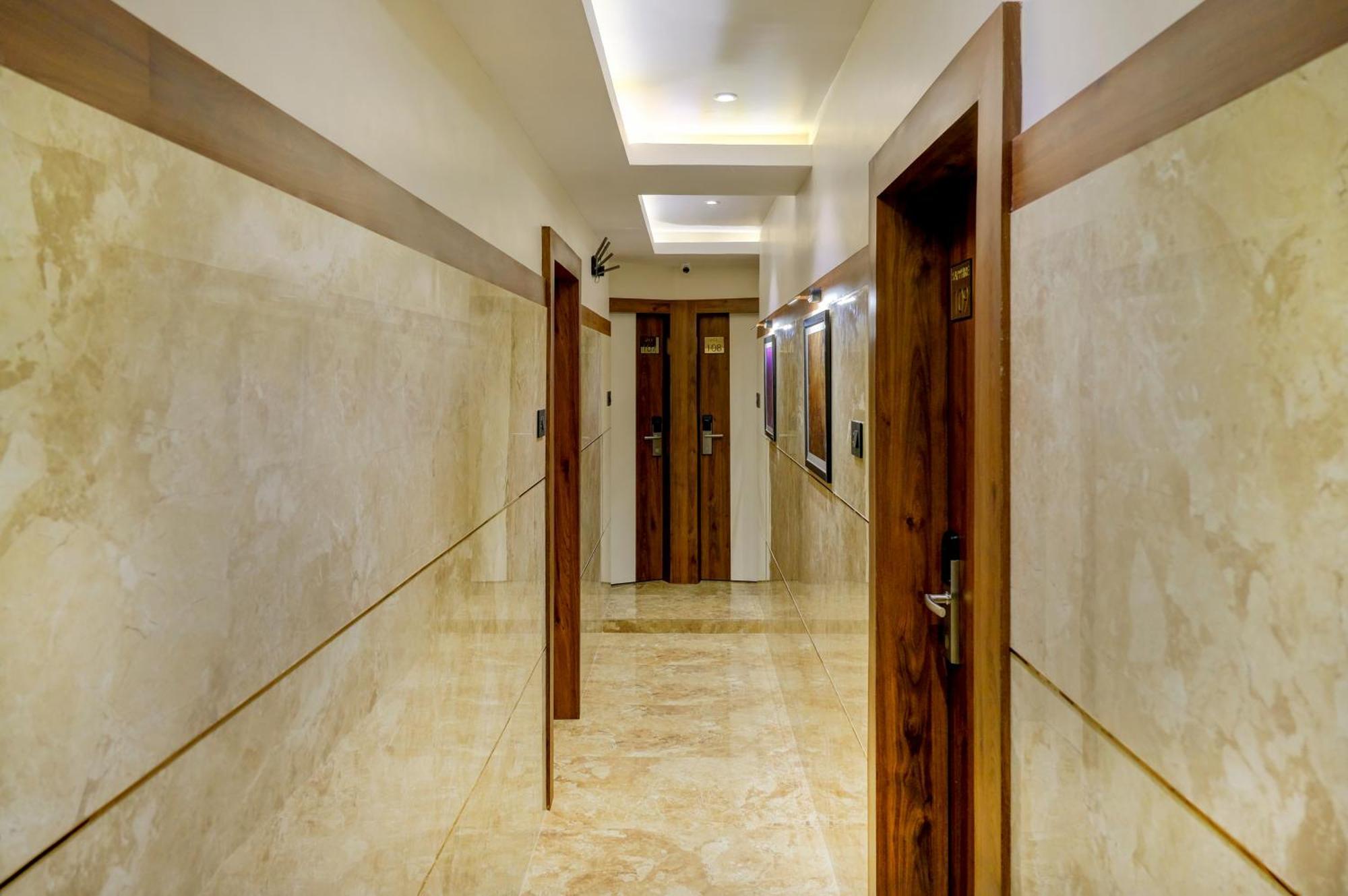 Metropolis Business Hotel パナジ エクステリア 写真