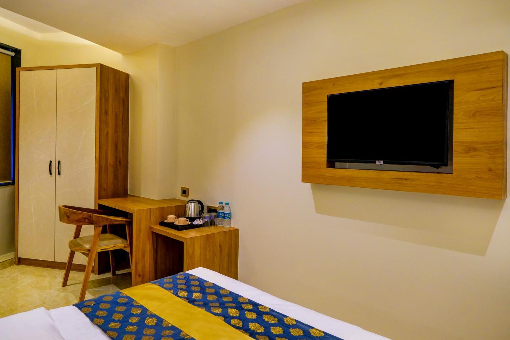 Metropolis Business Hotel パナジ エクステリア 写真