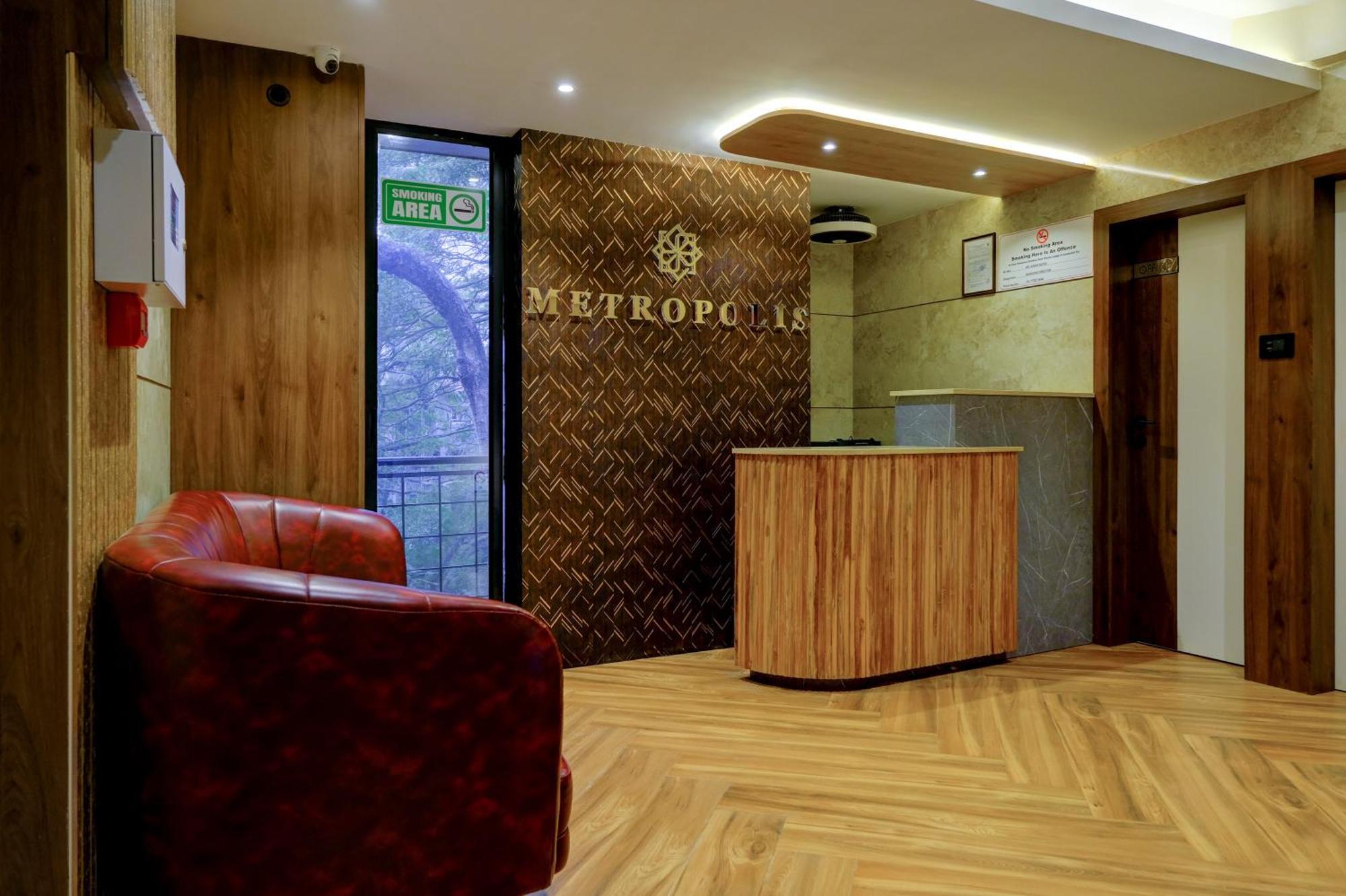 Metropolis Business Hotel パナジ エクステリア 写真