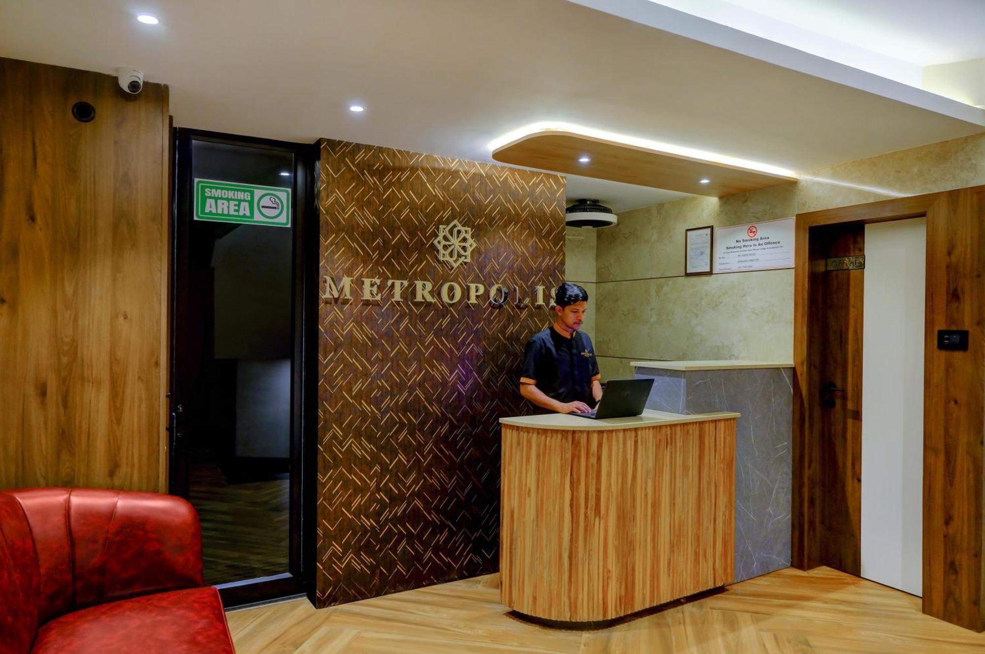 Metropolis Business Hotel パナジ エクステリア 写真