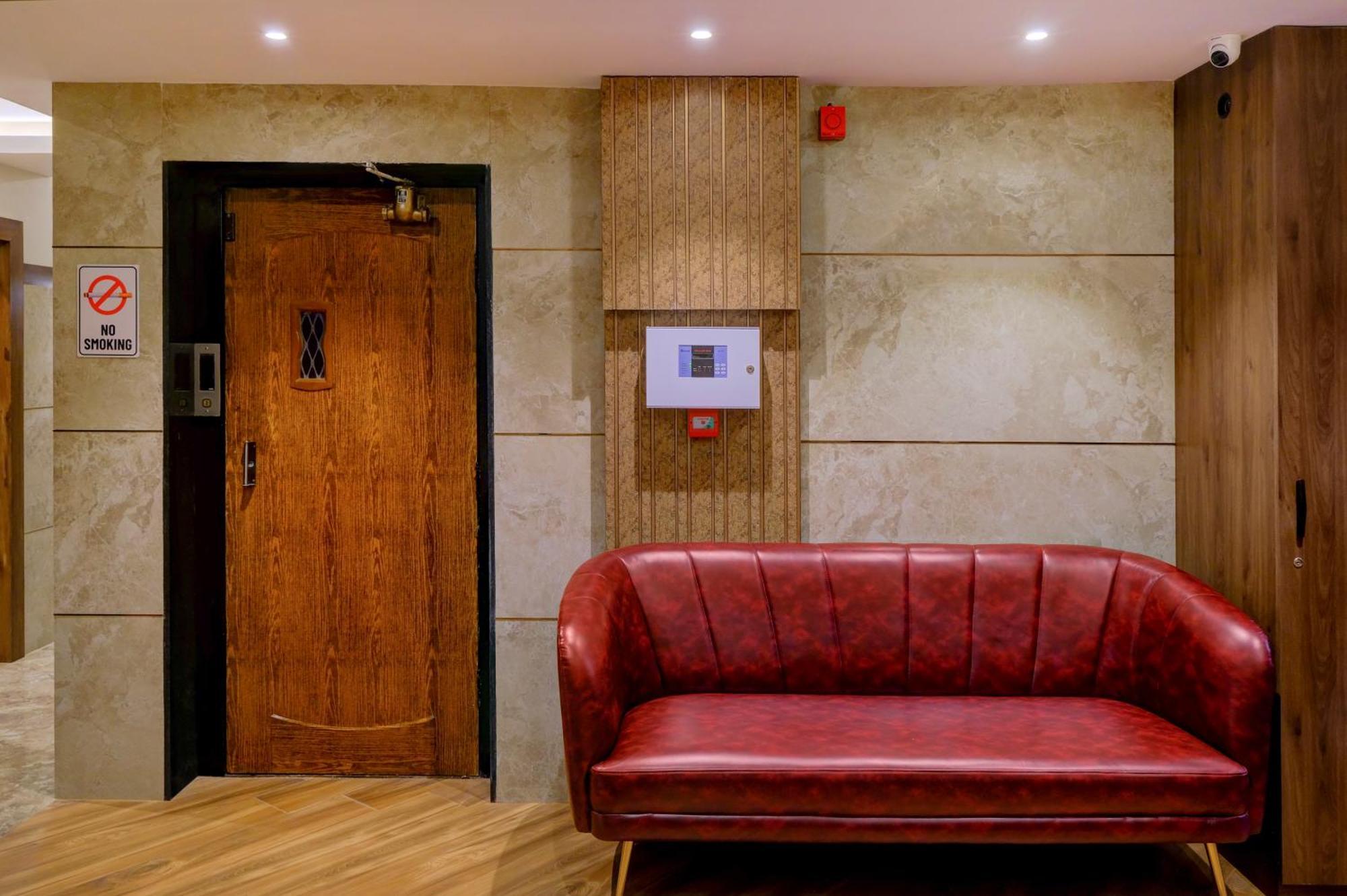 Metropolis Business Hotel パナジ エクステリア 写真